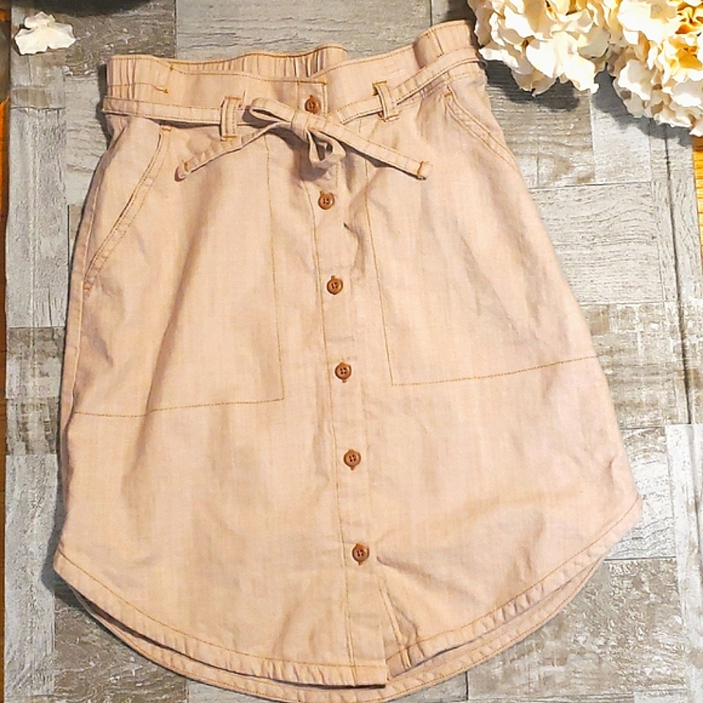 Columbia Khaki Skirt